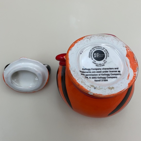 Vintage 2002 Tony the Tiger Ceramic Jar Sugar Bowl with Lid Houston Harvest - Picture 5 of 8